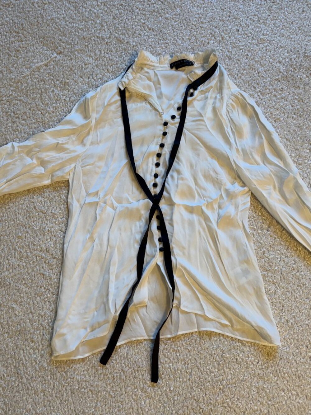 Alice + Olivia White Ruffle Collar Blouse Black Buttons Tie Neck XS